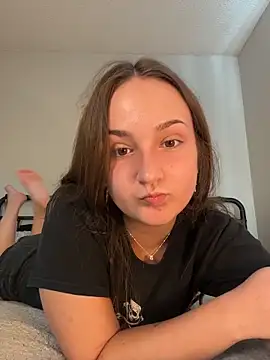 MadilynX777 online show from 10.21.25