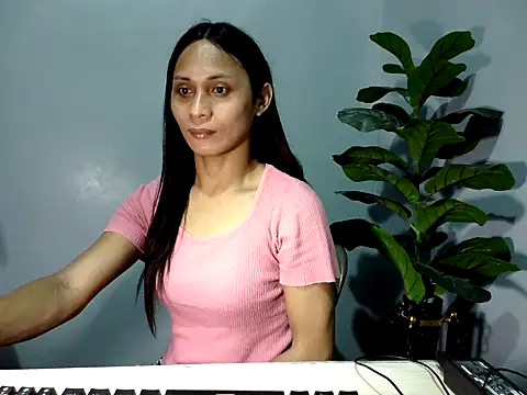 Snapshot of missruffa chatting on 09.14.25 missruffa online show from 09.14.25