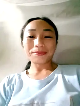Snapshot of lucybaby00 chatting on 09.16.25 lucybaby00 online show from 09.16.25