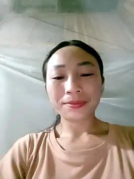 Snapshot of lucybaby00 chatting on 10.23.25 lucybaby00 online show from 10.23.25