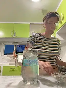 Snapshot of skay_sexart chatting on 09.13.25 skay sexart online show from 09.13.25