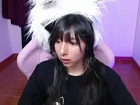 Snapshot of ScarlettShirahoshi chatting on 10.29.25 ScarlettShirahoshi online show from 10.29.25