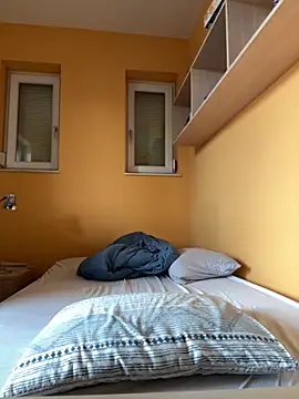 Snapshot of Raveman chatting on 10.05.25 Raveman online show from 10.05.25