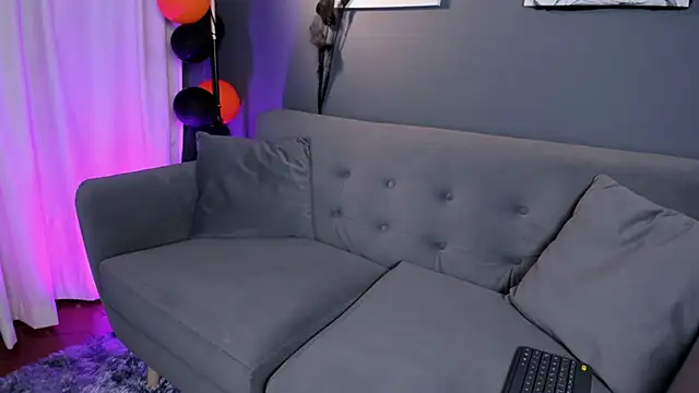 Snapshot of flower_smith_ chatting on 10.18.25 flower smith online show from 10.18.25