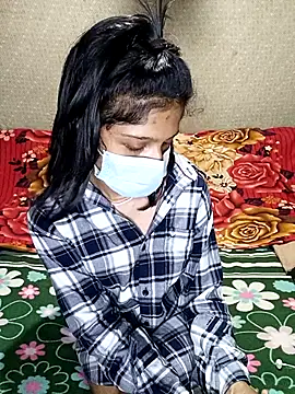 Snapshot of emali_baba chatting on 10.05.25 emali baba online show from 10.05.25