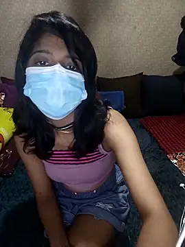 Snapshot of emali_baba chatting on 10.24.25 emali baba online show from 10.24.25