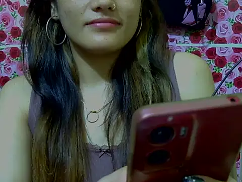 Snapshot of Amira90 chatting on 09.10.25 Amira90 online show from 09.10.25