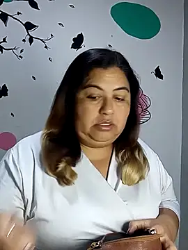 Snapshot of curvy_diva_ chatting on 09.18.25 curvy diva online show from 09.18.25