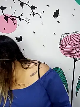 Snapshot of curvy_diva_ chatting on 10.06.25 curvy diva online show from 10.06.25