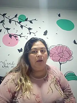 Snapshot of curvy_diva_ chatting on 10.17.25 curvy diva online show from 10.17.25