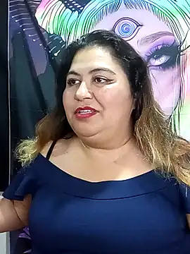 Snapshot of curvy_diva_ chatting on 10.18.25 curvy diva online show from 10.18.25