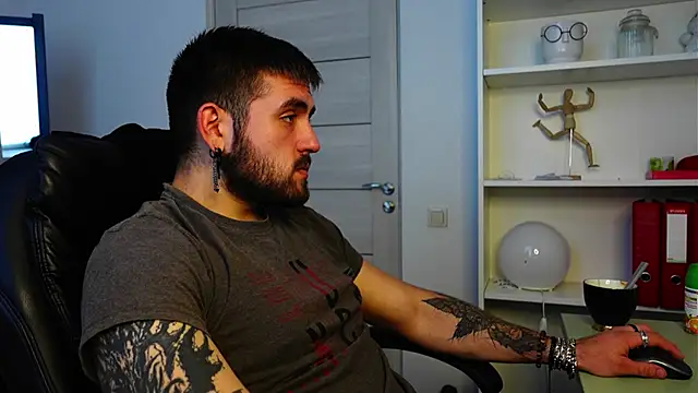 Snapshot of Mike_Platano chatting on 09.23.25 Mike Platano online show from 09.23.25