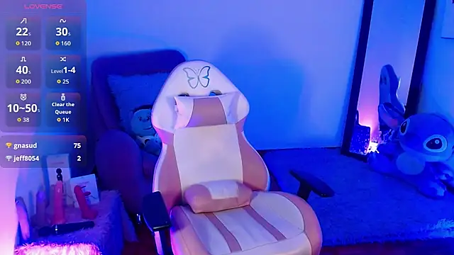 Snapshot of saanti_foxs chatting on 09.11.25 saanti foxs online show from 09.11.25