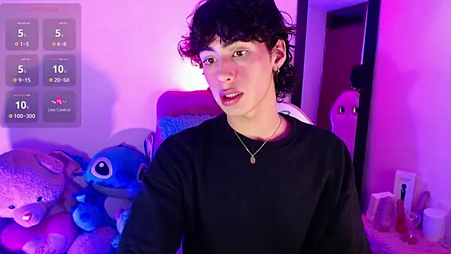 Snapshot of saanti_foxs chatting on 09.27.25 saanti foxs online show from 09.27.25