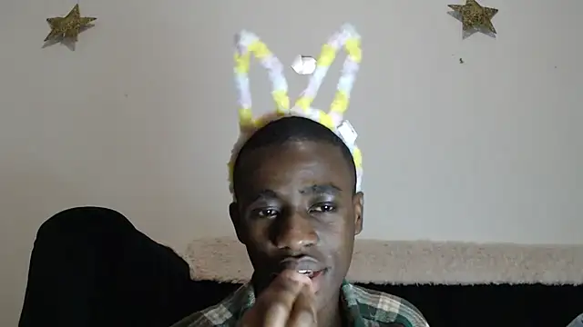 Snapshot of Vince_Favent chatting on 10.28.25 Vince Favent online show from 10.28.25