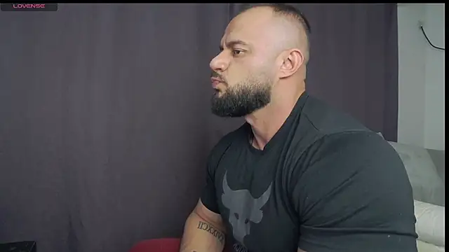 Snapshot of RickyMiami1 chatting on 10.02.25 RickyMiami1 online show from 10.02.25