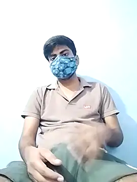 Snapshot of YourTarzan chatting on 09.20.25 YourTarzan online show from 09.20.25