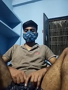 Snapshot of YourTarzan chatting on 10.04.25 YourTarzan online show from 10.04.25