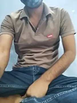 Snapshot of YourTarzan chatting on 10.18.25 YourTarzan online show from 10.18.25