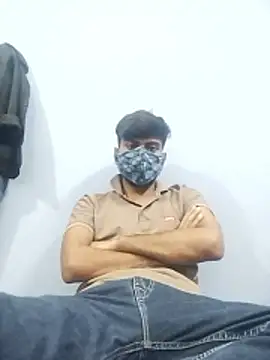 Snapshot of YourTarzan chatting on 11.03.25 YourTarzan online show from 11.03.25