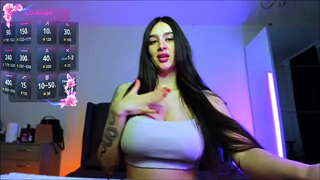 Snapshot of Veronica_Larsson chatting on 09.19.25 Veronica Larsson online show from 09.19.25