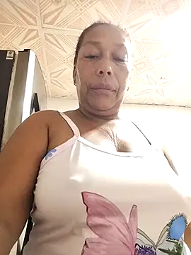 Snapshot of Naomi-Mature chatting on 10.08.25 Naomi-Mature online show from 10.08.25
