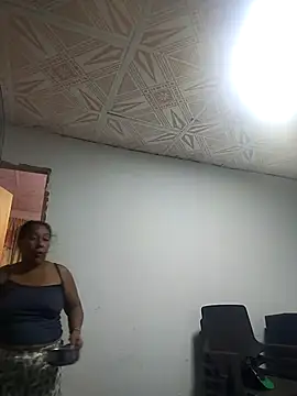 Snapshot of Naomi-Mature chatting on 10.17.25 Naomi-Mature online show from 10.17.25