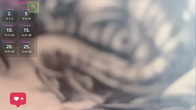 Snapshot of lingzi9333 chatting on 10.02.25 lingzi9333 online show from 10.02.25