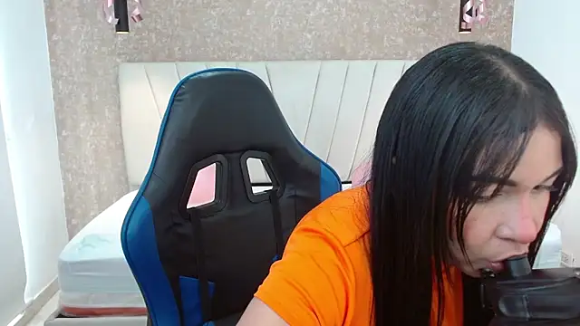 AliceSmiith  online show from 10.04.25