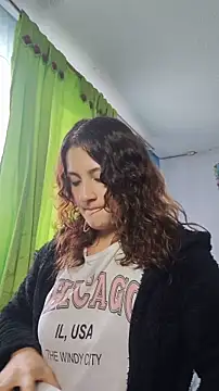 Snapshot of lindasyt chatting on 10.08.25 lindasyt online show from 10.08.25