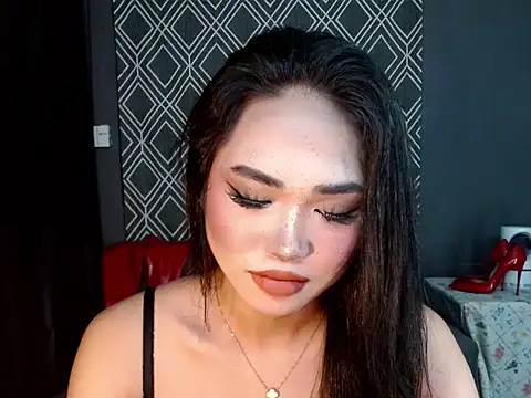 Snapshot of hugesignificant_69 chatting on 11.04.25 hugesignificant 69 online show from 11.04.25