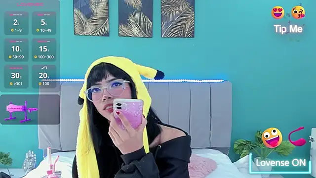 Snapshot of Rizeth chatting on 09.11.25 Rizeth online show from 09.11.25