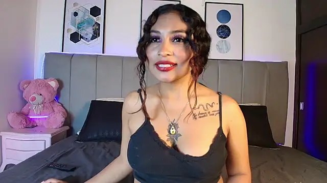 Snapshot of Naiaa_Cruz chatting on 10.01.25 Naiaa Cruz online show from 10.01.25