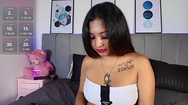 Snapshot of Naiaa_Cruz chatting on 10.11.25 Naiaa Cruz online show from 10.11.25