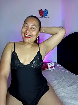 Snapshot of zafiro_93 chatting on 09.27.25 zafiro 93 online show from 09.27.25