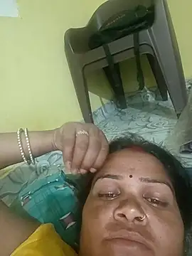 Snapshot of Rashi_cut chatting on 10.20.25 Rashi cut online show from 10.20.25