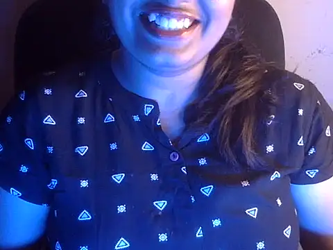 Snapshot of Aanya_Hazel chatting on 09.11.25 Aanya Hazel online show from 09.11.25