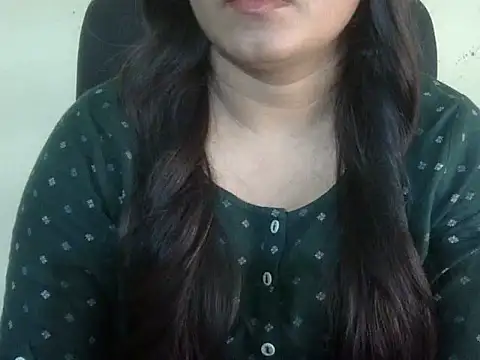 Snapshot of Aanya_Hazel chatting on 10.31.25 Aanya Hazel online show from 10.31.25