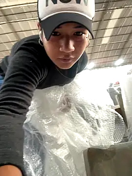 Snapshot of xbigpeach chatting on 10.07.25 xbigpeach online show from 10.07.25