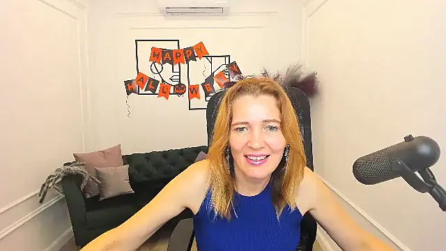 NikaStraitlive online show from 10.19.25