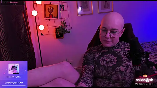 Snapshot of MossPrince chatting on 11.02.25 MossPrince online show from 11.02.25