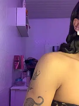 Snapshot of luluzinhax chatting on 09.27.25 luluzinhax online show from 09.27.25