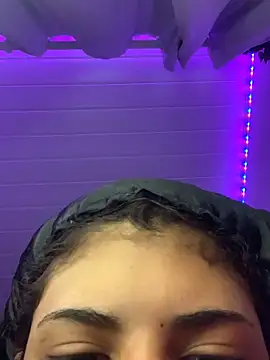 Snapshot of luluzinhax chatting on 09.27.25 luluzinhax online show from 09.27.25