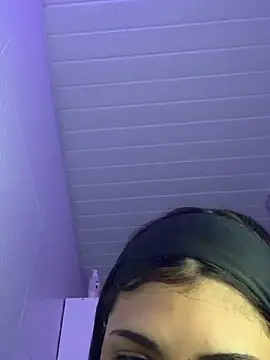 Snapshot of luluzinhax chatting on 09.28.25 luluzinhax online show from 09.28.25