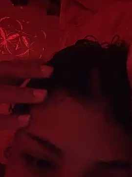 Snapshot of luluzinhax chatting on 09.30.25 luluzinhax online show from 09.30.25