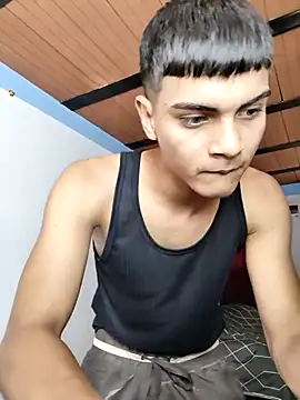 Snapshot of Zeusmagnos chatting on 10.24.25 Zeusmagnos online show from 10.24.25