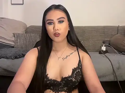 Snapshot of EclipseX_ chatting on 10.30.25 EclipseX online show from 10.30.25