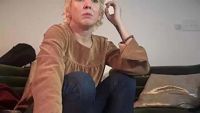 Snapshot of averysage333 chatting on 09.19.25 averysage333 online show from 09.19.25