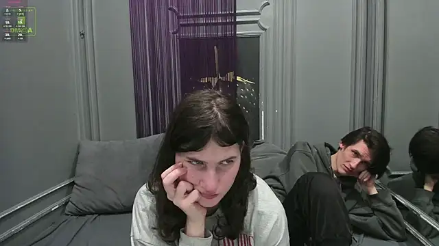 Snapshot of ViviaraNGendy chatting on 10.31.25 ViviaraNGendy online show from 10.31.25