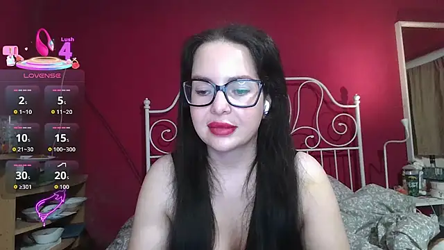 Snapshot of jistagirl chatting on 10.28.25 jistagirl online show from 10.28.25